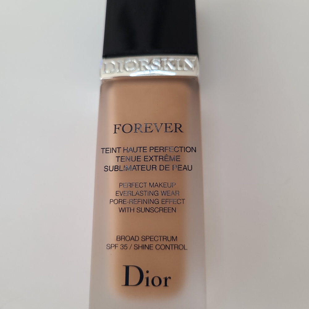 NWOB Dior Forever Foundation